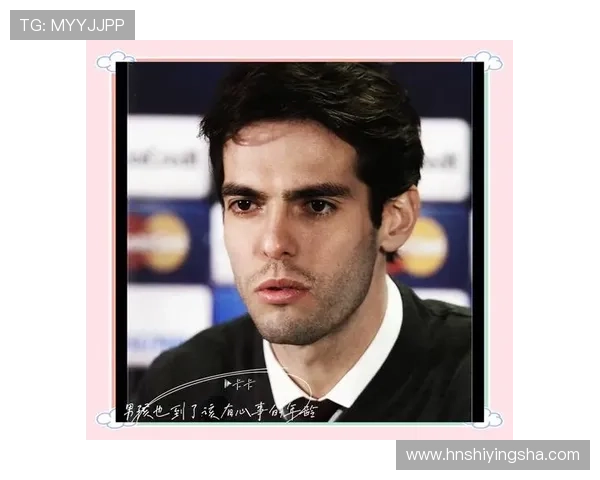 足球巨星的传奇人生与辉煌成就全方位解析 足球巨星的传奇人生与辉煌成就全方位解析